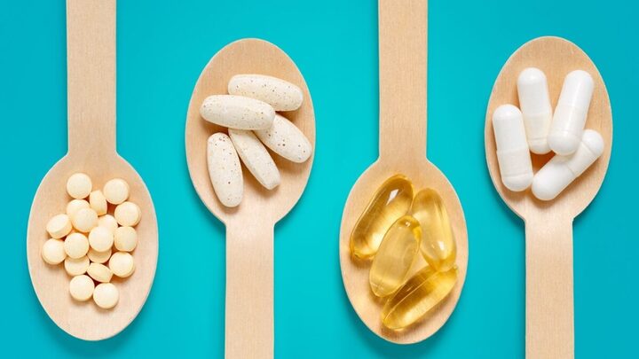 Suplementos podem ajudar na redução das crises de enxaqueca (Imagem: RobsPhoto | Shutterstock)