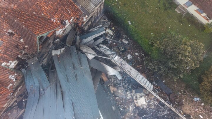 Fotos mostram destruição em Gramado após queda de avião