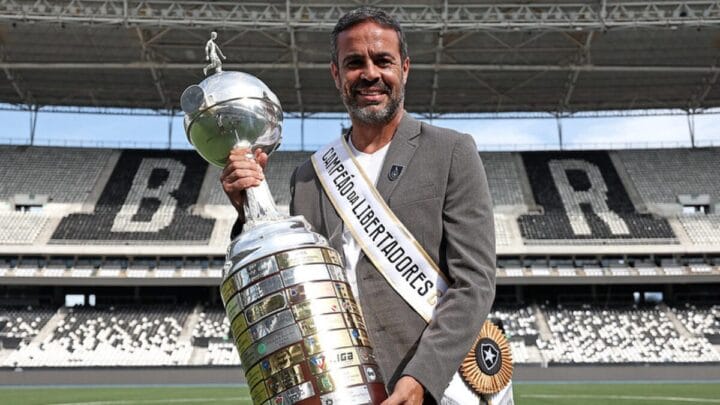Artur Jorge não fica no Botafogo para 2025. Técnico não foi oferecido aumento salarial (Foto: Vitor Silva, Divulgação, Botafogo)