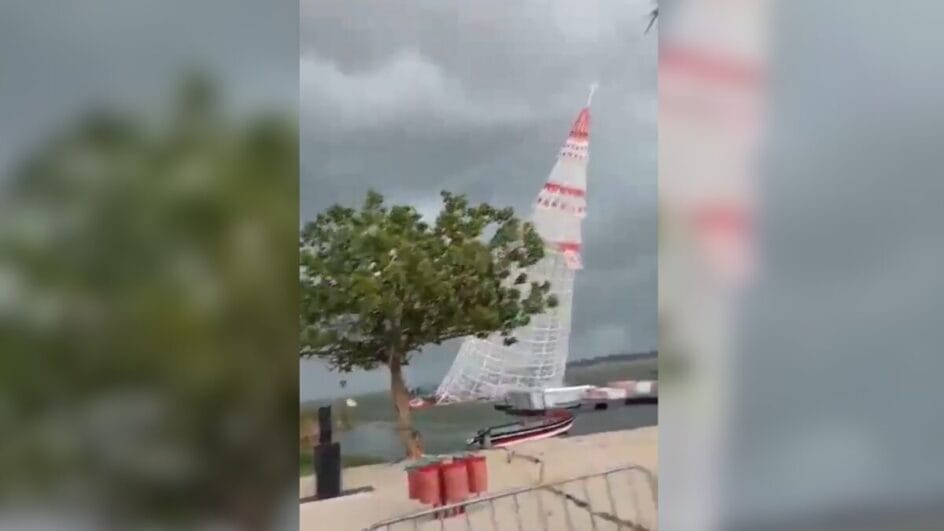 Árvore de natal caiu RJ