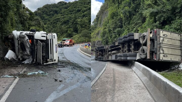 Caminhão tombou sobre a pista e interditou a BR-116 (Foto: Corpo de Bombeiros Militar, Divulgação)