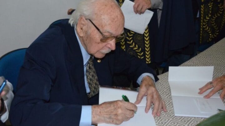 Catarinense de 102 anos se torna um dos escritores mais velhos do mundo