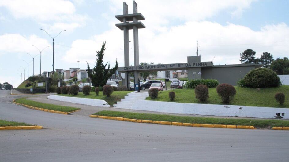 Cemitério inicia busca de parentes em Lages para retirada de restos mortais.