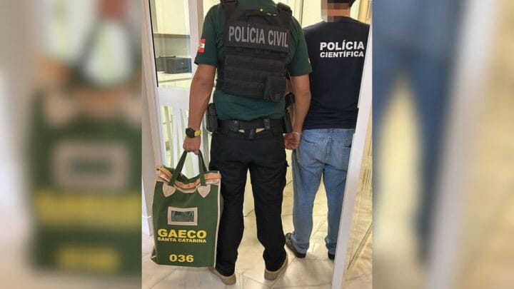 Clínica de cirurgia plástica invetigada em SC por sonegação fiscal.