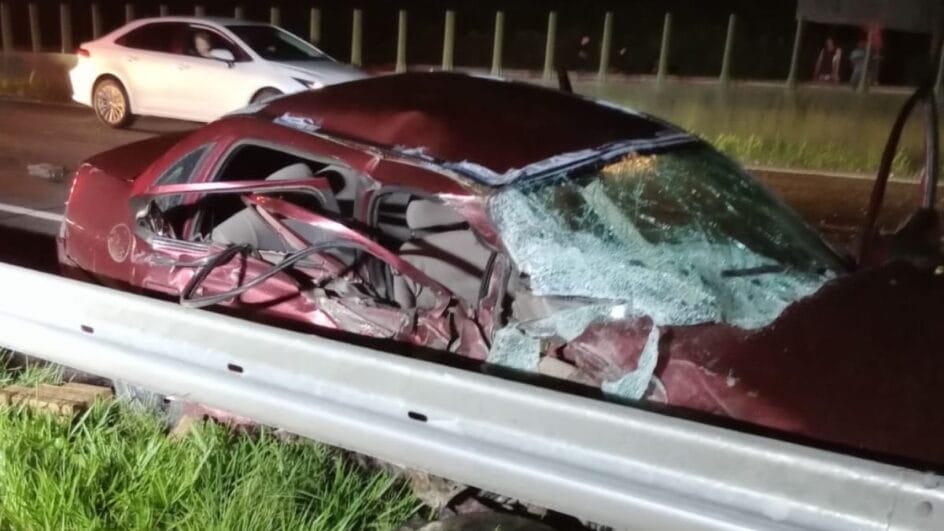 Colisão BR-101 mata mulher e deixa outros feridos no Sul de SC.