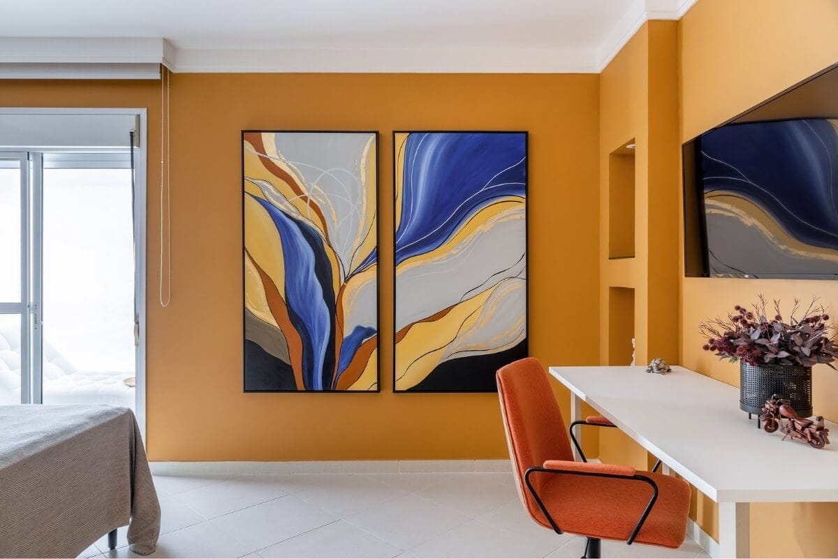 As cores vibrantes transformam os ambientes e trazem vitalidade para a casa (Projeto: escritório Cristiane Schiavoni | Imagem: Rafael Renzo)