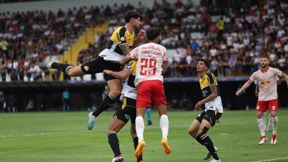 Rebaixamento do Criciúma, que encerrou a participação na Série A sendo goleado pelo Bragantino, fechou o ano de fracassos do futebol catarinense (Foto: Celso da Luz, Criciúma EC)