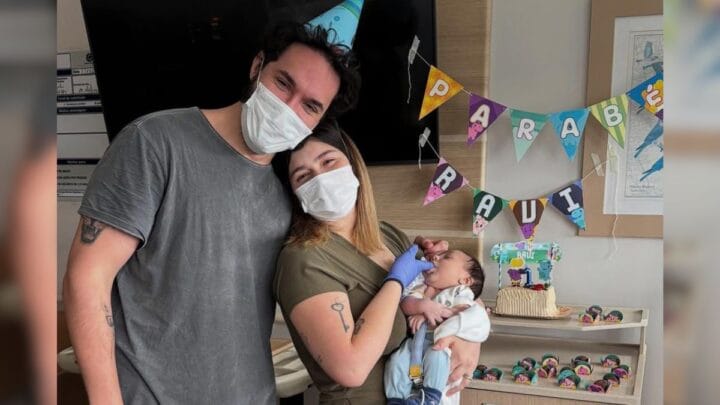 Pequeno Ravi completou um mês nesta semana (Foto: Reprodução, redes sociais)