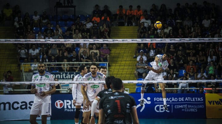 Cruzeiro vence Blumenau na Superliga Masculina e assume liderança da competição — (Foto: Raphael Becker)