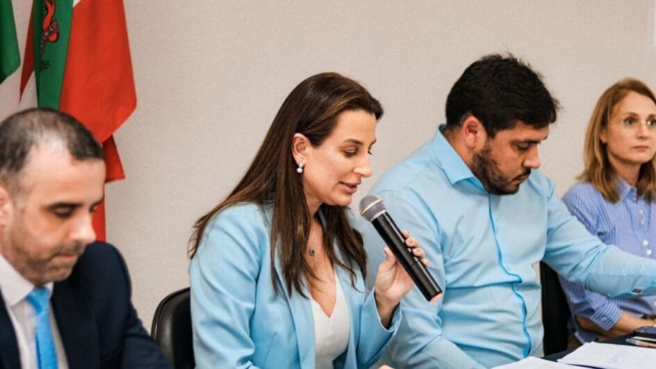 Juliana Pavan apresenta reforma administrativa em Balneário Camboriú