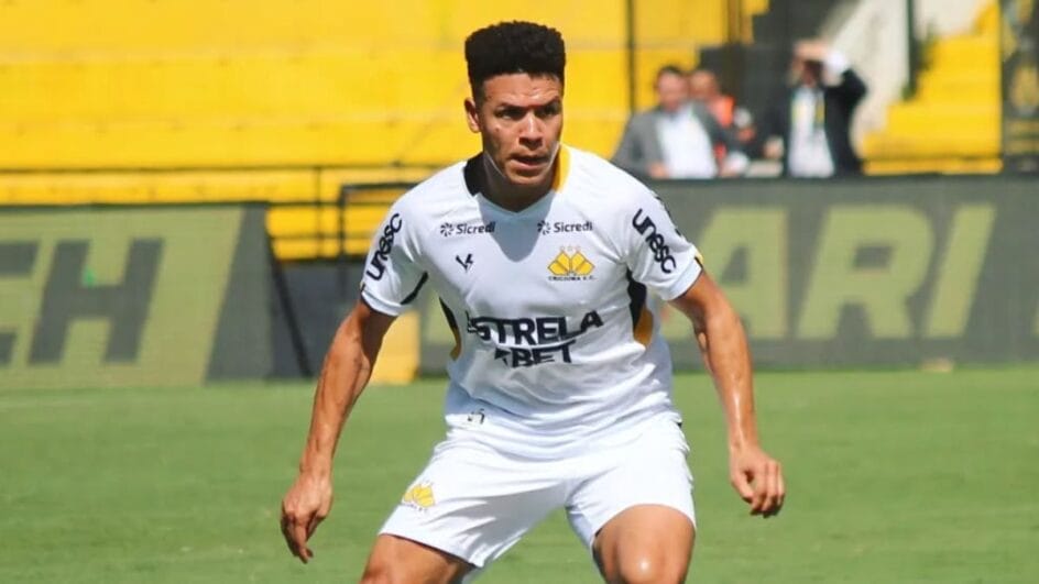 Marquinhos Gabriel foi destaque no acesso do Criciúma, em 2023, e no bicampeonato estadual, neste ano (Foto: reprodução, instagram, arquivo pessoal)