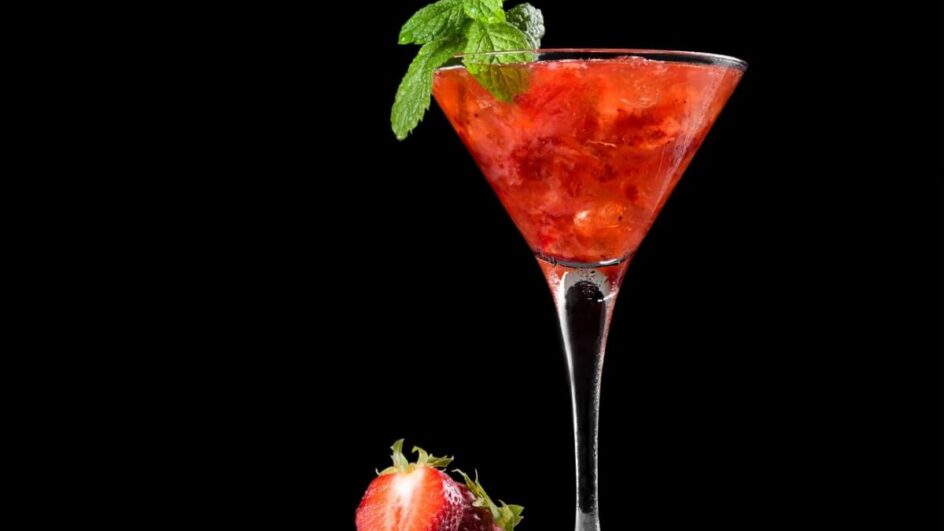 Martíni de morango (Imagem: Anna Fedorova_it | Shutterstock)