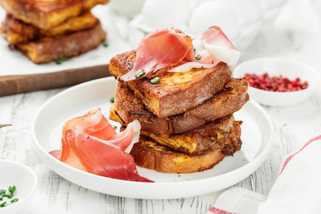 Rabanada salgada (Imagem: nelea33 | Shutterstock)