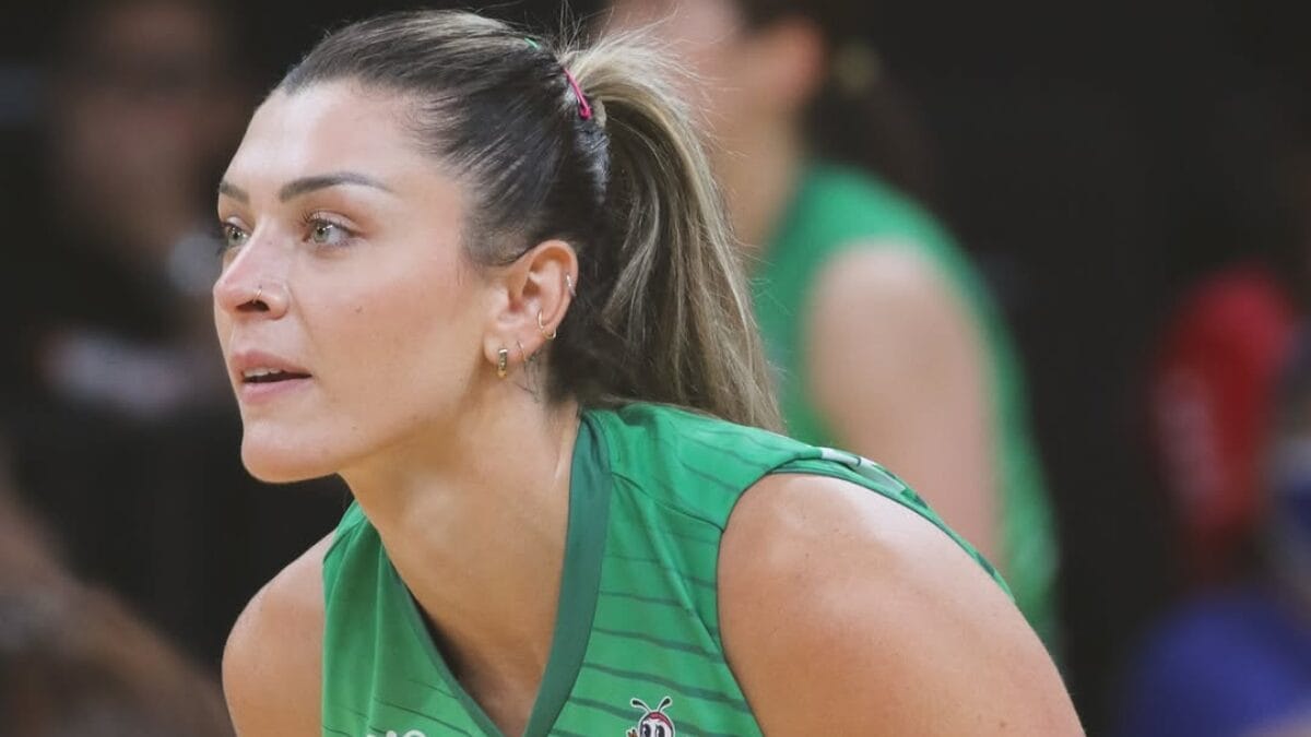 Rosamaria brilha no Japão e lidera ranking da V.League