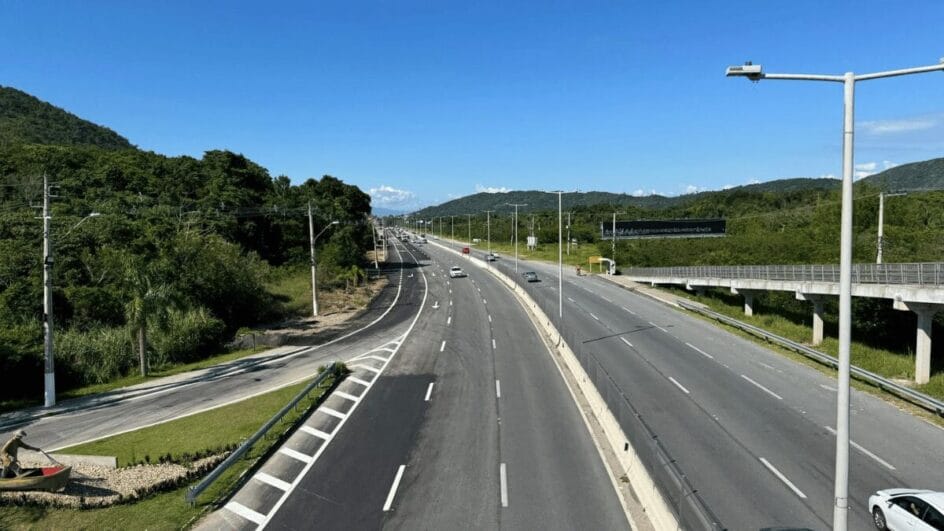 SC-401 Terceira pista é liberada e promete facilitar o trânsito para a temporada de verão