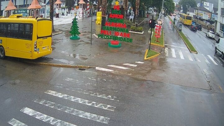 Veja as imagens que as câmeras disponibilizam em Joinville (Foto: prefeitura de Joinville, Reprodução)