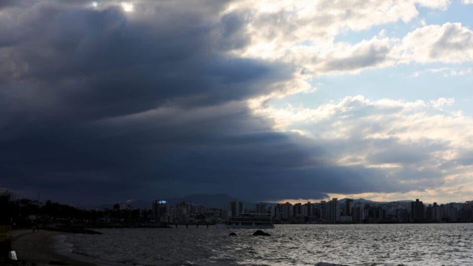 Há previsão de sol e chuva para SC (Foto: Lucas Amorelli, DC)