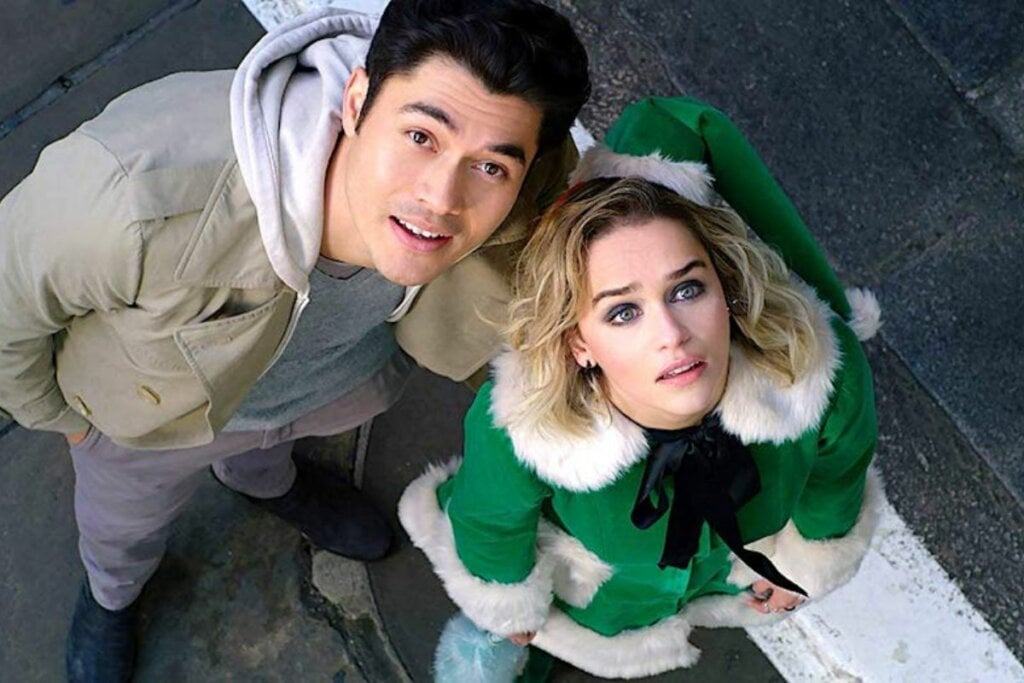 ‘Uma Segunda Chance para Amar’ conta a história de uma jovem que, com problemas familiares e descrença no Natal, se apaixona por um homem encantador que muda tudo na sua vida (Imagem: Reprodução digital | Universal Studios)