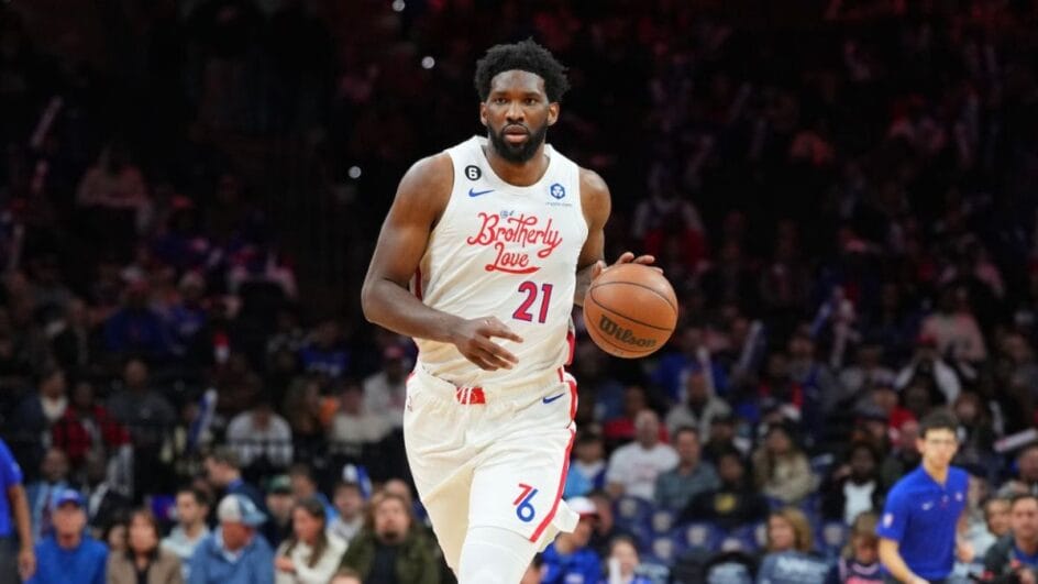 Joel Embiid é ejetado de jogo do 76ers