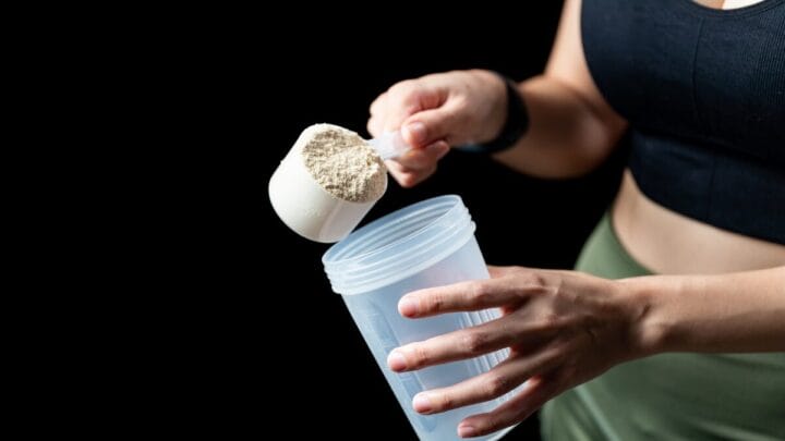 Whey protein adulterado quais os perigos de consumir suplemento com suspeita de falsificação