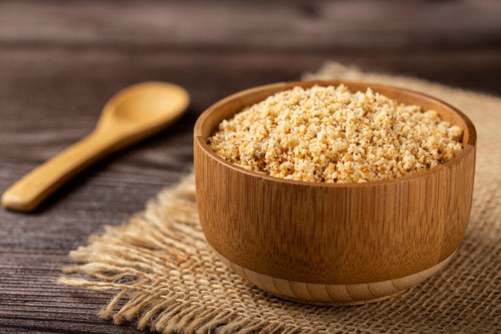 Farofa com castanha-portuguesa (Imagem: WS-Studio | Shutterstock)