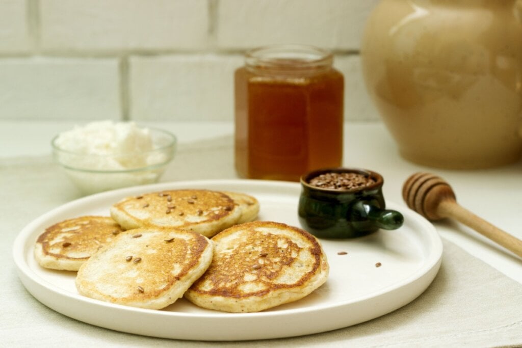 Panqueca de amêndoas com linhaça e coco (Imagem: Danilova Janna | Shutterstock)