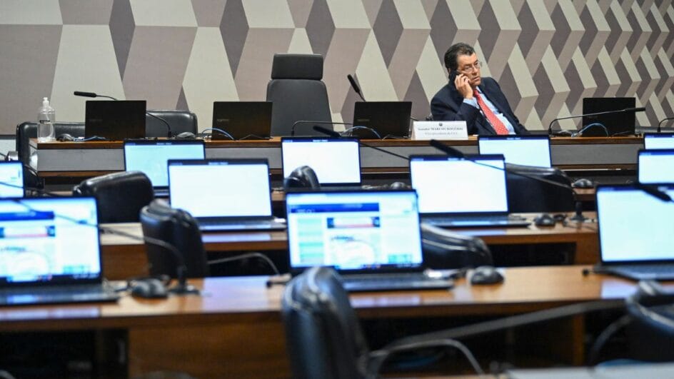 Senador Eduardo Braga (MDB-AM)