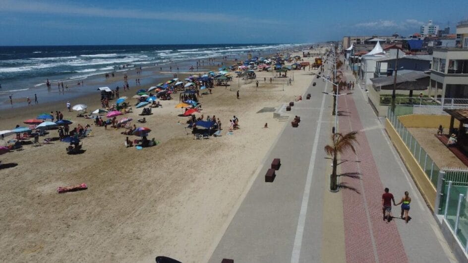 A praia "xodó" dos gaúchos em SC