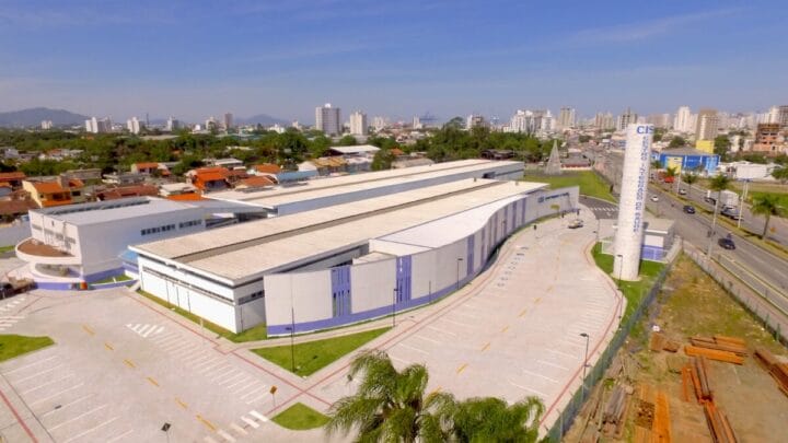 Sistema de saúde de Itajaí inicia 2025 em "situação crítica" em meio a alta temporada