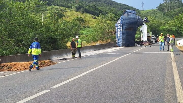 Carreta BR-101 Paulo Lopes
