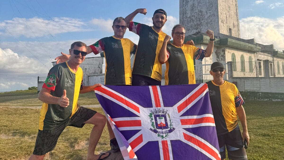 Grupo de amigos percorre 800 km de Oeste a ao litoral de SC sobre duas rodas