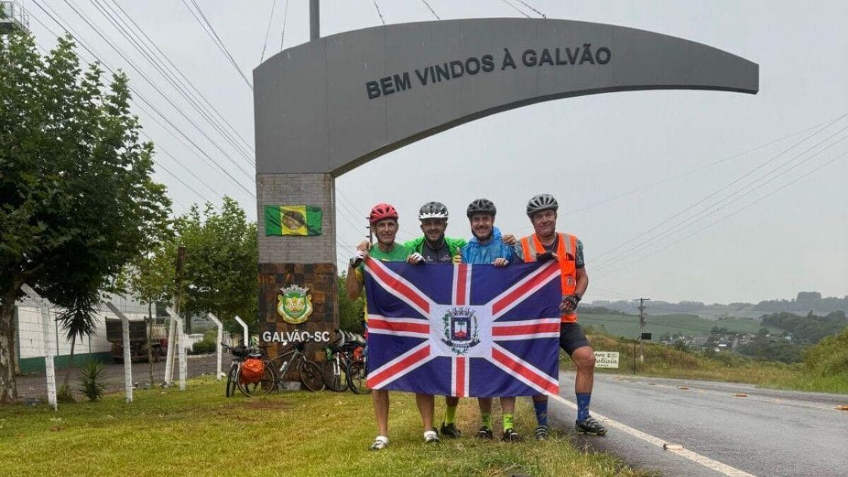 Grupo de amigos percorre 800 km de Oeste a ao litoral de SC sobre duas rodas