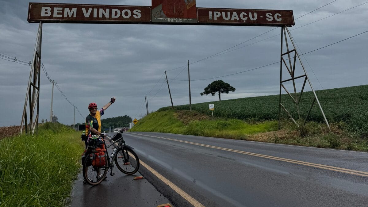 Grupo de amigos percorre 800 km de Oeste a ao litoral de SC sobre duas rodas