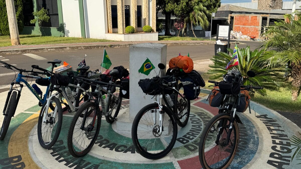 Grupo de amigos percorre 800 km de Oeste a ao litoral de SC sobre duas rodas