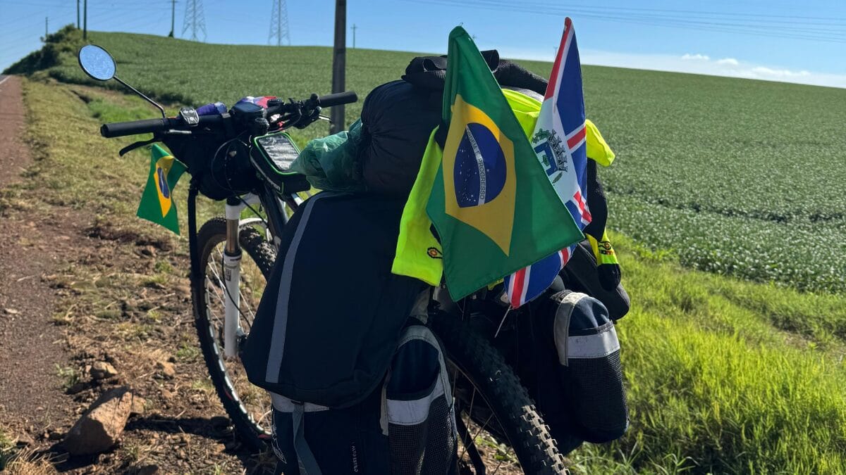 Grupo de amigos percorre 800 km de Oeste a ao litoral de SC sobre duas rodas