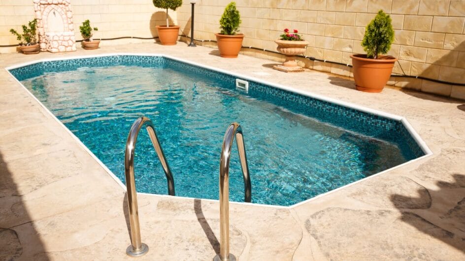 Criança de 2 anos se afoga em piscina e é resgatado no Oeste de SC
