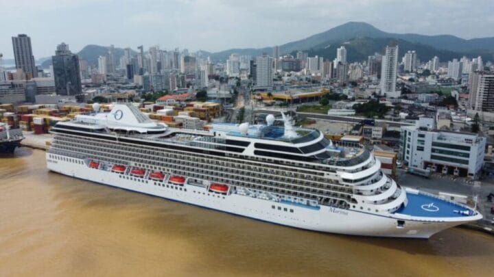 Itajaí recebe atracação tripla no fim de semana