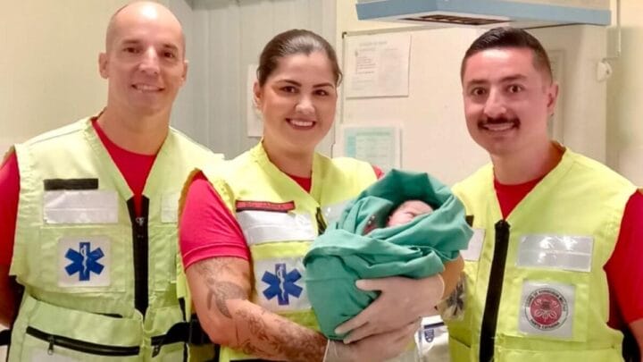 Parto é feito em ambulância e bebê apressado nasce a caminho de hospital no Sul de SC