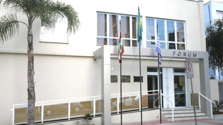 Casal é condenado a 165 anos de prisão por estuprar irmãos no Meio-Oeste de SC