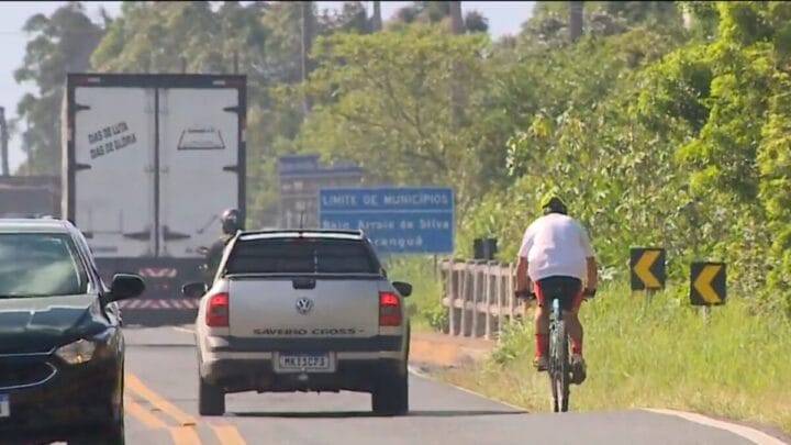 Morte de jovem mobiliza ciclistas em pedido por segurança em rodovia no Sul de SC