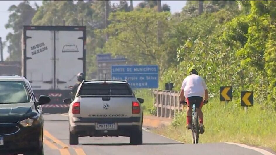 Morte de jovem mobiliza ciclistas em pedido por segurança em rodovia no Sul de SC