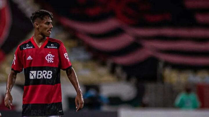 Gabriel Barros em atuação pelo Flamengo
