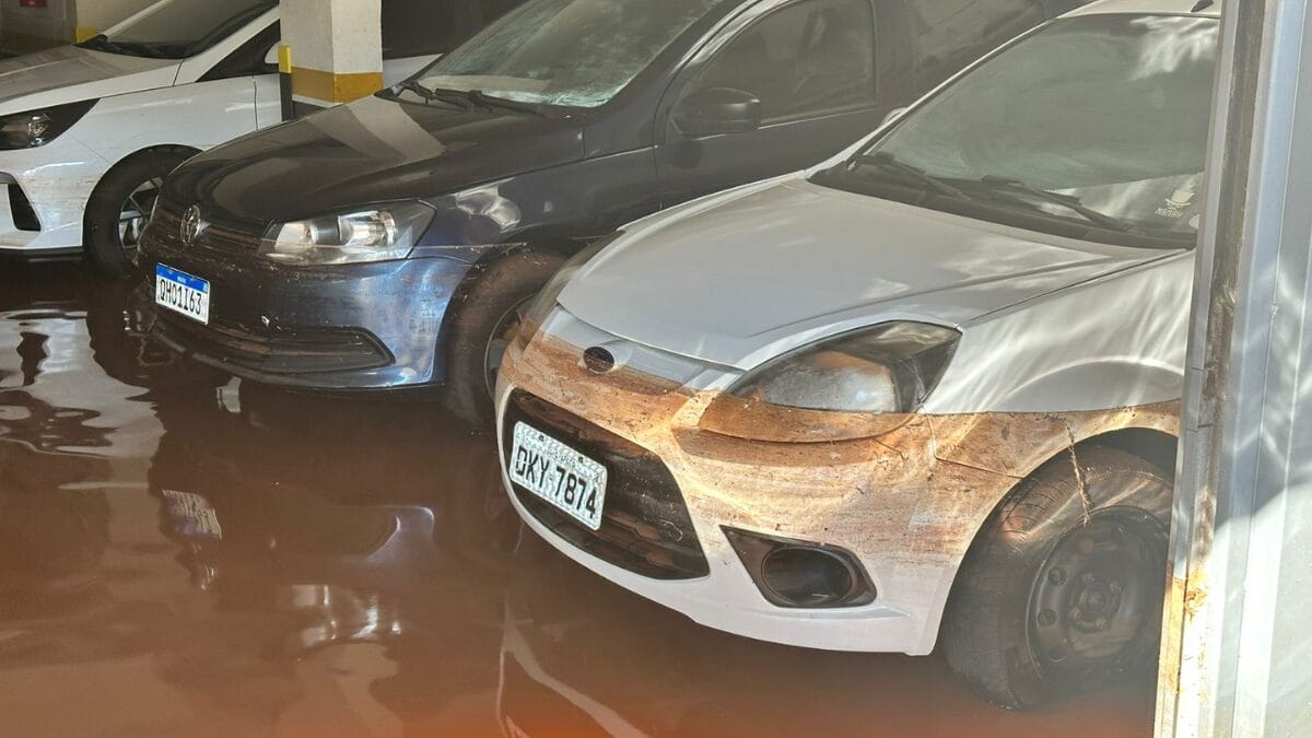 Cerca de 60% de Chapecó fica sem água após rompimento de adutoras 