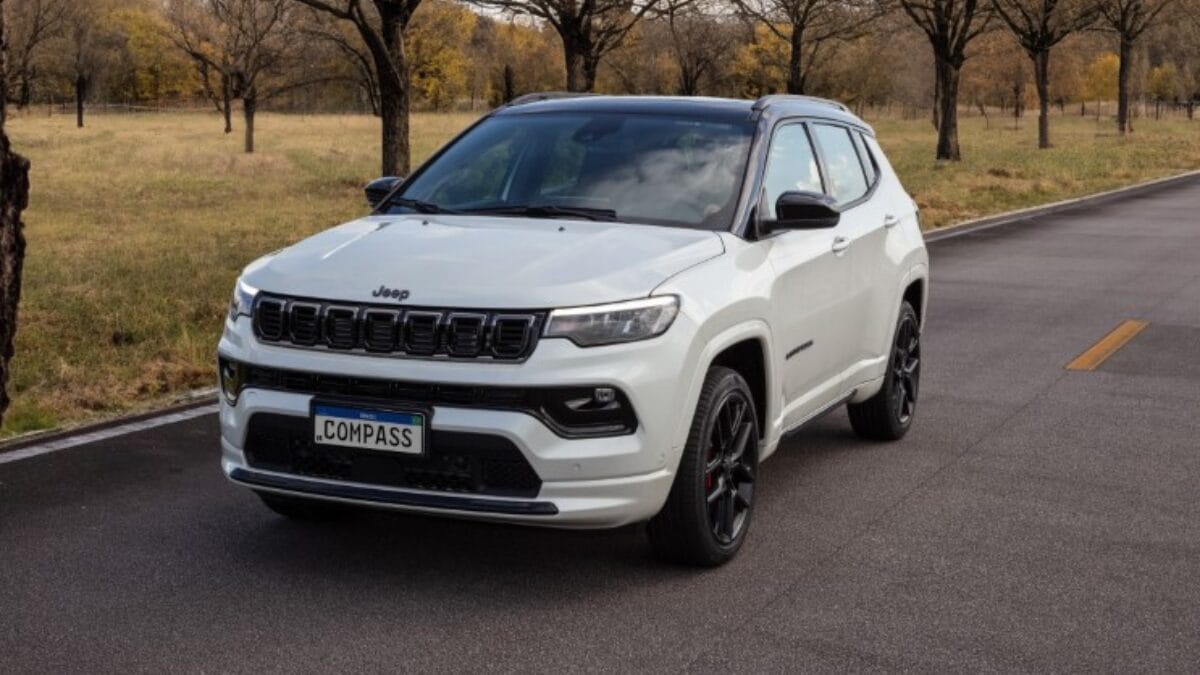 Mais caros: seis marcas reajustam preços de carros