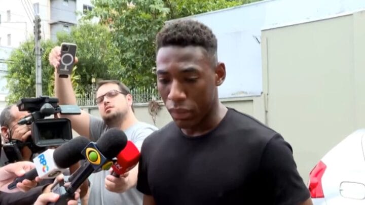 Jogador do Athletico registra B.O após sofrer racismo no Couto Pereira