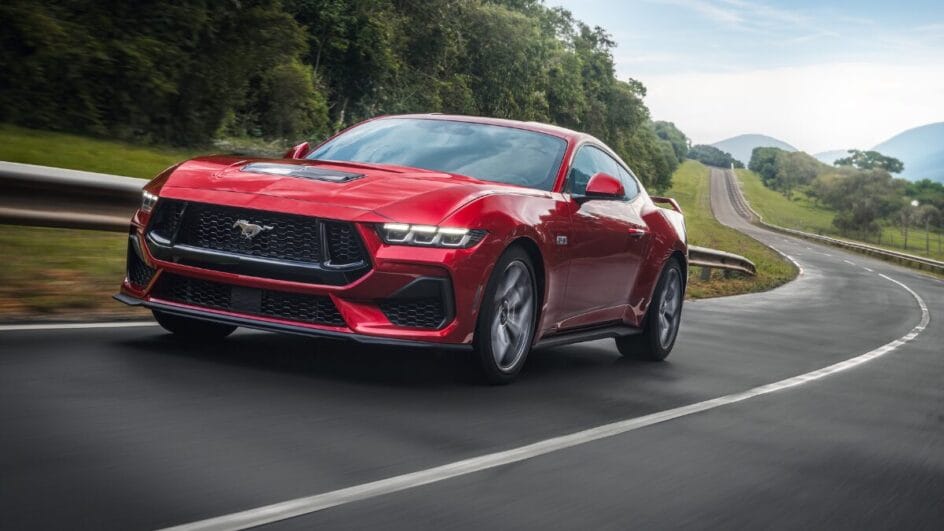 Um Mustang para dirigir com rédea curta: o que já se sabe sobre o câmbio manual do modelo