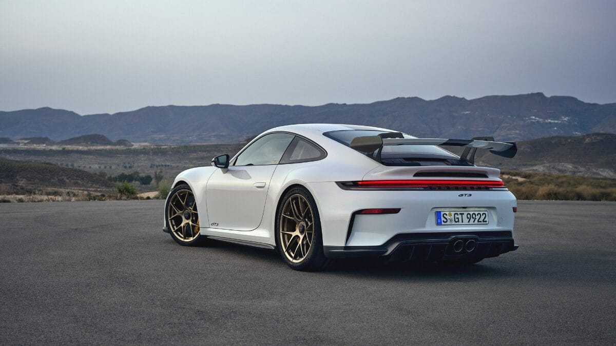 Porsche anuncia duas novidades para o Brasil 