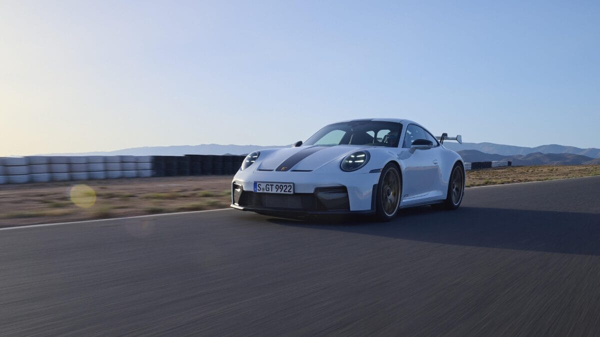 Porsche anuncia duas novidades para o Brasil 