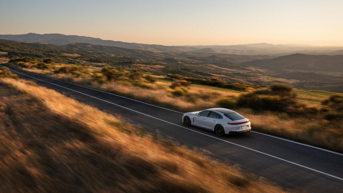 Porsche anuncia duas novidades para o Brasil 