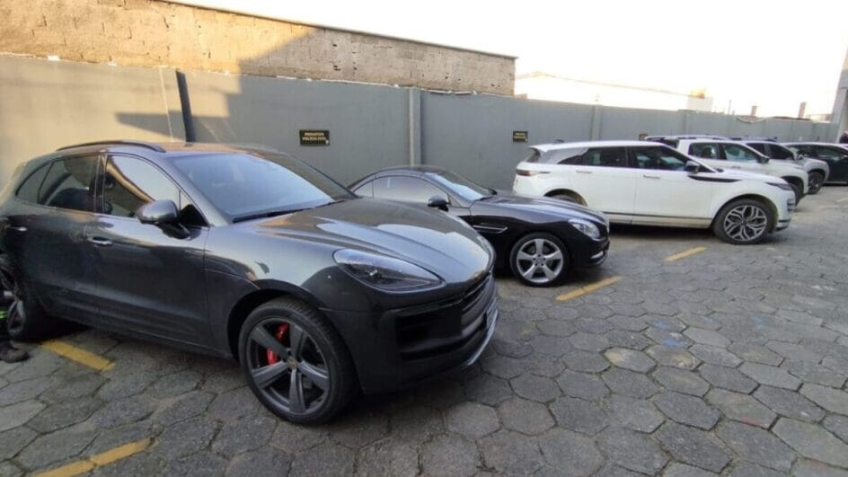Empresário acusado por golpes milionários com carros de luxo é preso no Litoral Sul de SC